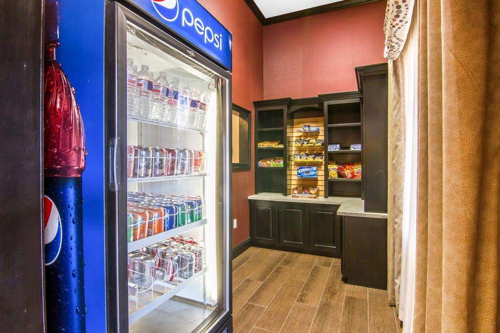 Red Roof Inn & Suites لونغفيو المرافق الصورة