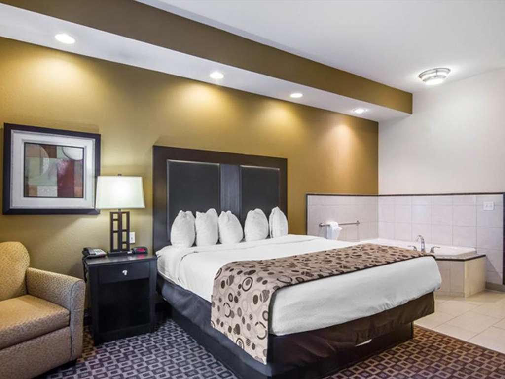Red Roof Inn & Suites لونغفيو الغرفة الصورة