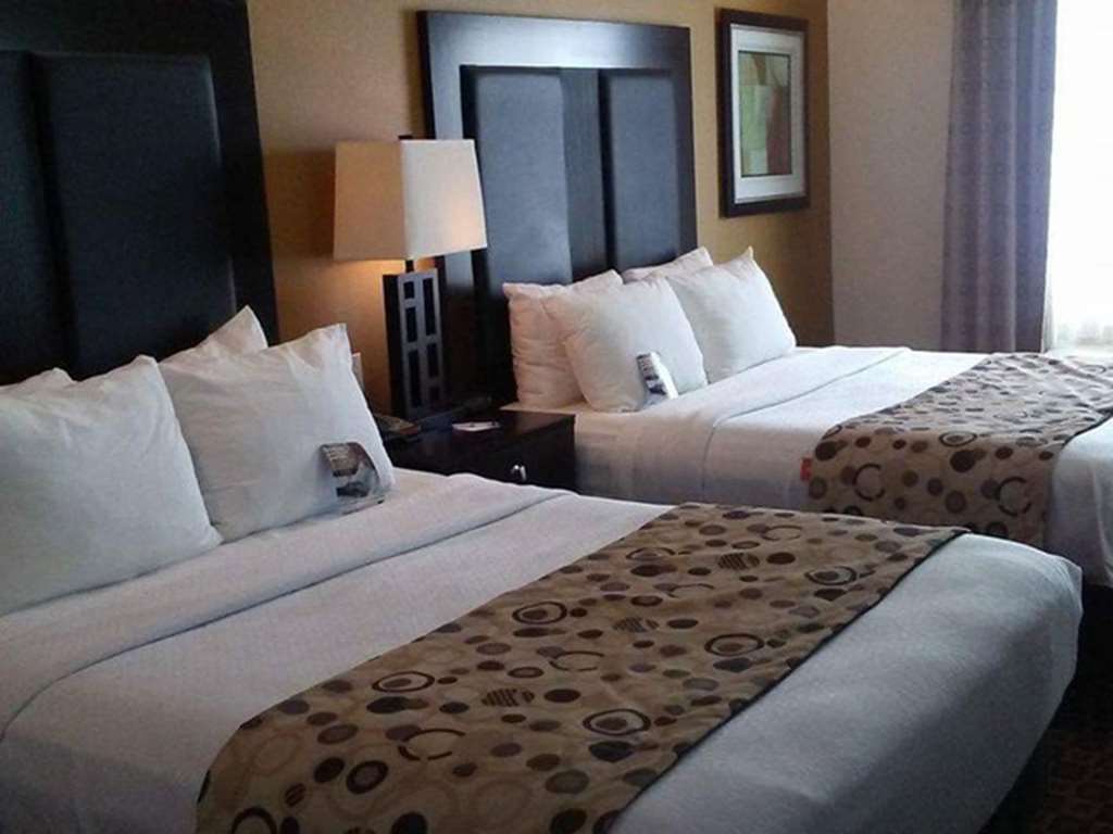 Red Roof Inn & Suites لونغفيو الغرفة الصورة