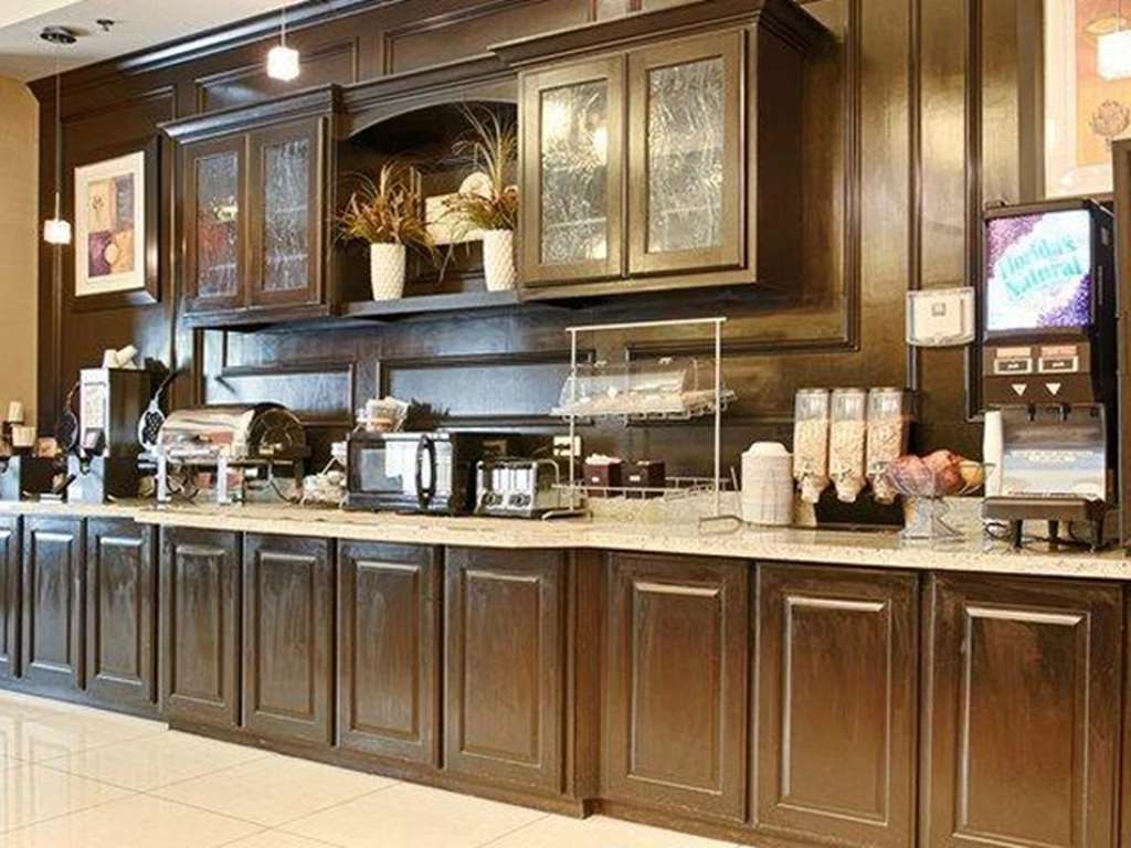 Red Roof Inn & Suites لونغفيو المطعم الصورة