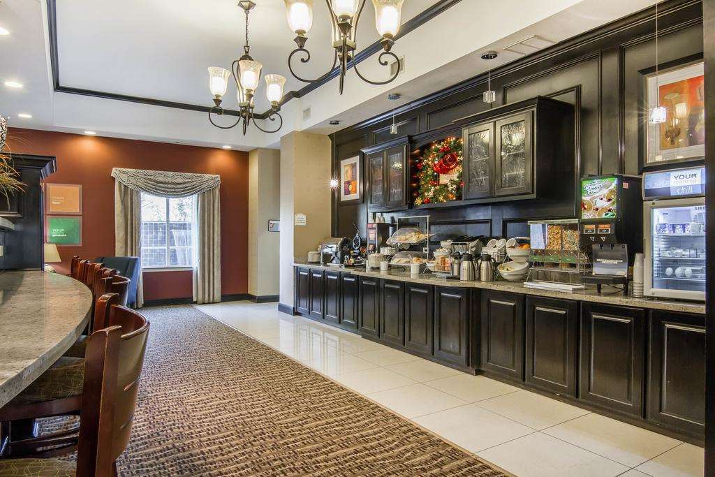 Red Roof Inn & Suites لونغفيو المطعم الصورة
